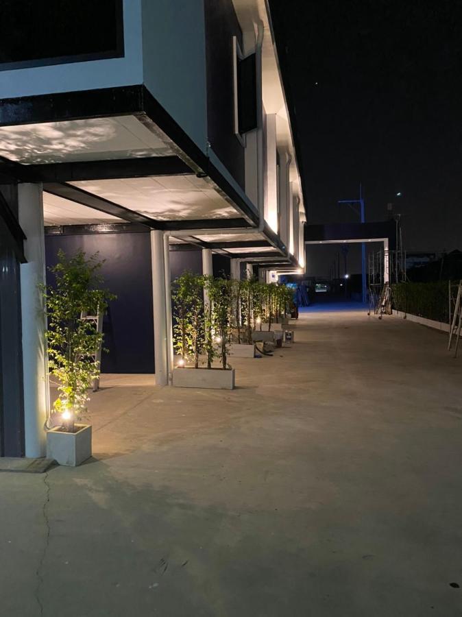 Skyline Resort Ban Khlong Lat Bua Khao Exterior photo