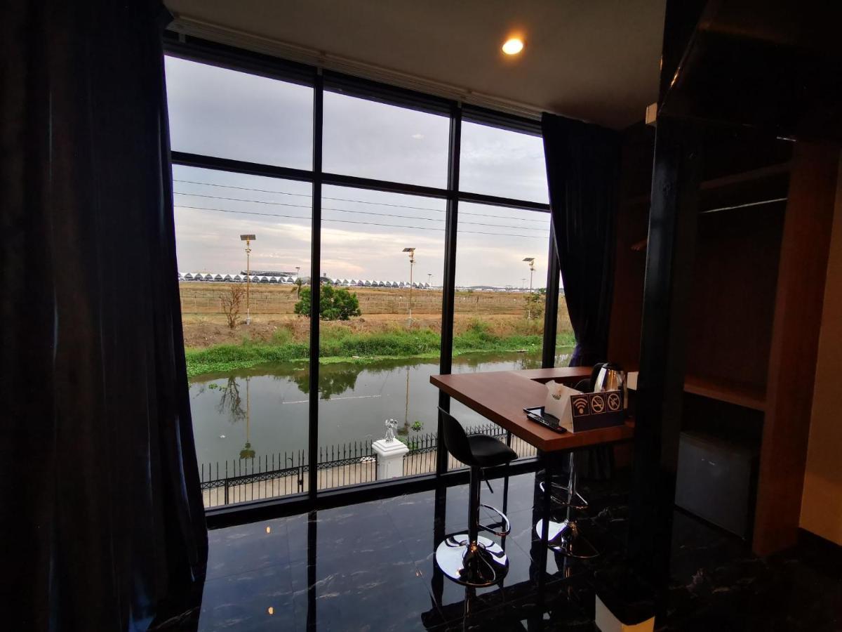 Skyline Resort Ban Khlong Lat Bua Khao Exterior photo