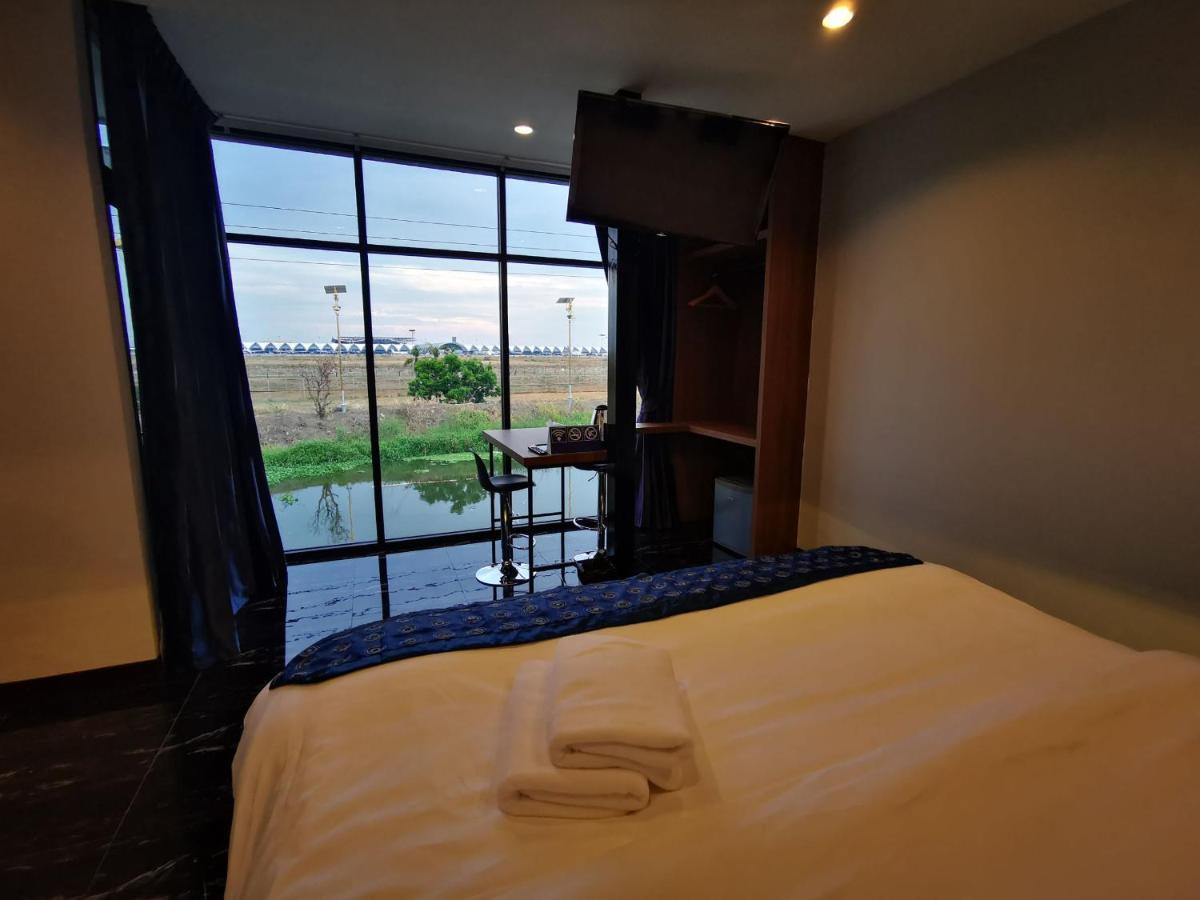 Skyline Resort Ban Khlong Lat Bua Khao Exterior photo
