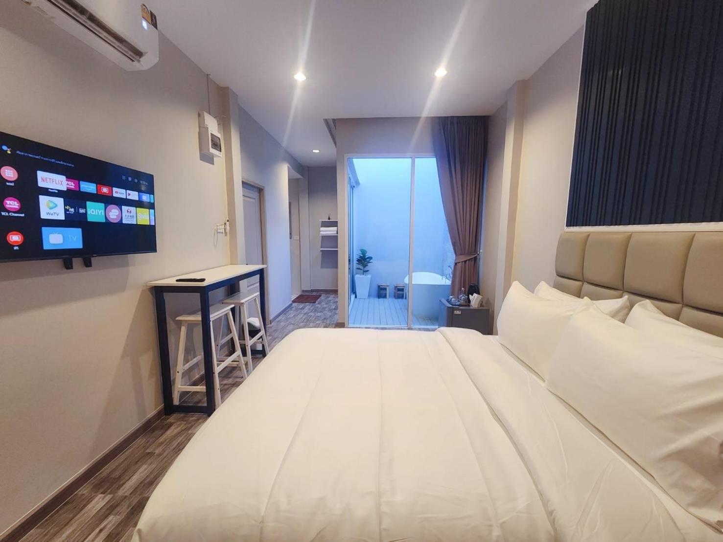 Skyline Resort Ban Khlong Lat Bua Khao Exterior photo