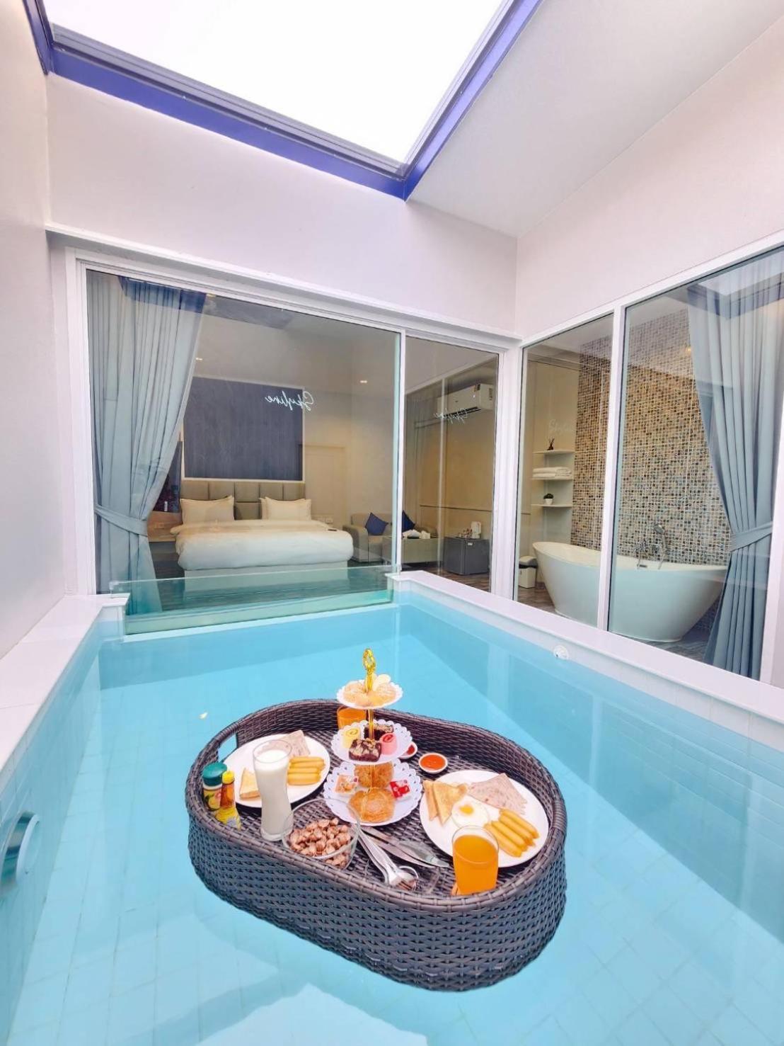 Skyline Resort Ban Khlong Lat Bua Khao Exterior photo