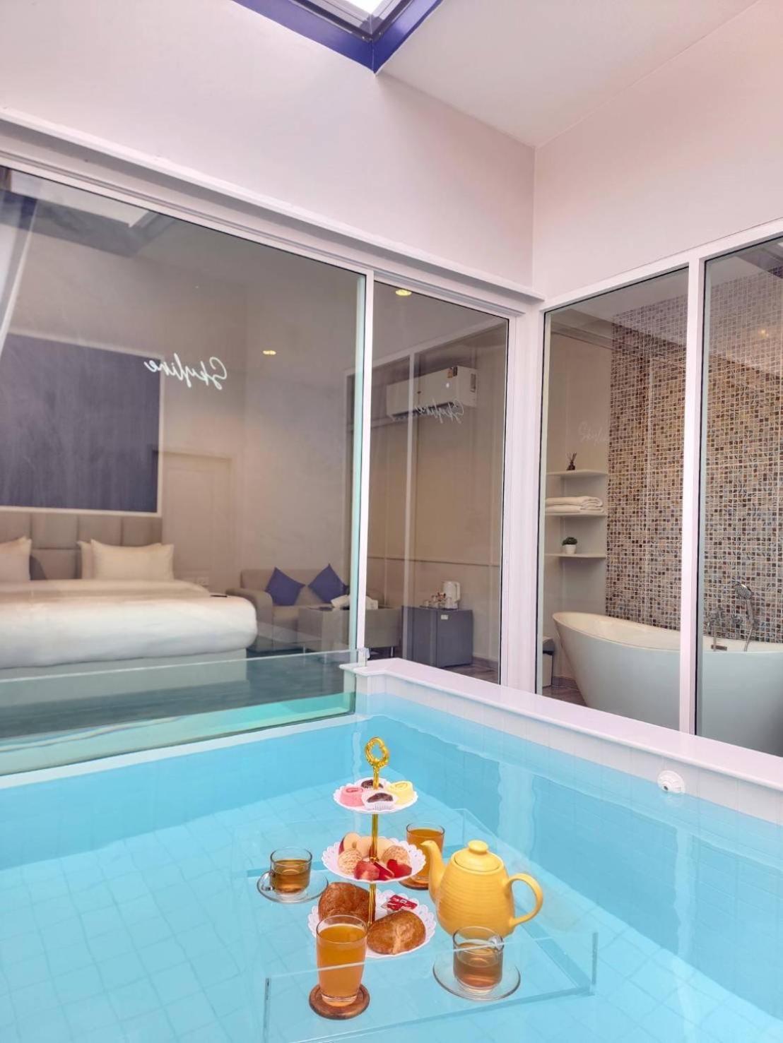 Skyline Resort Ban Khlong Lat Bua Khao Exterior photo