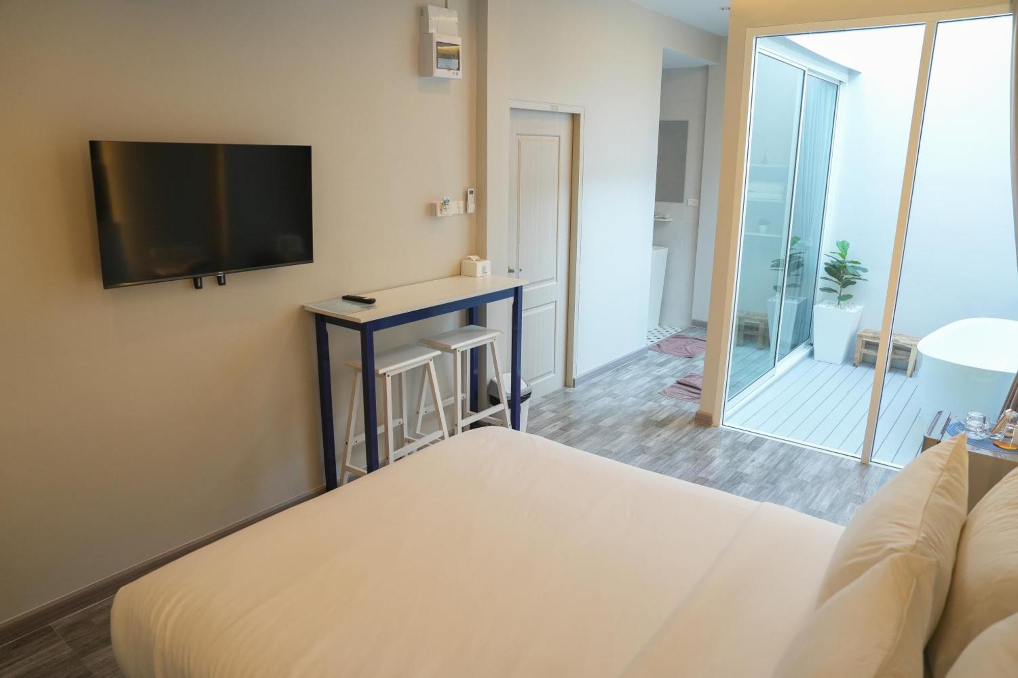 Skyline Resort Ban Khlong Lat Bua Khao Exterior photo