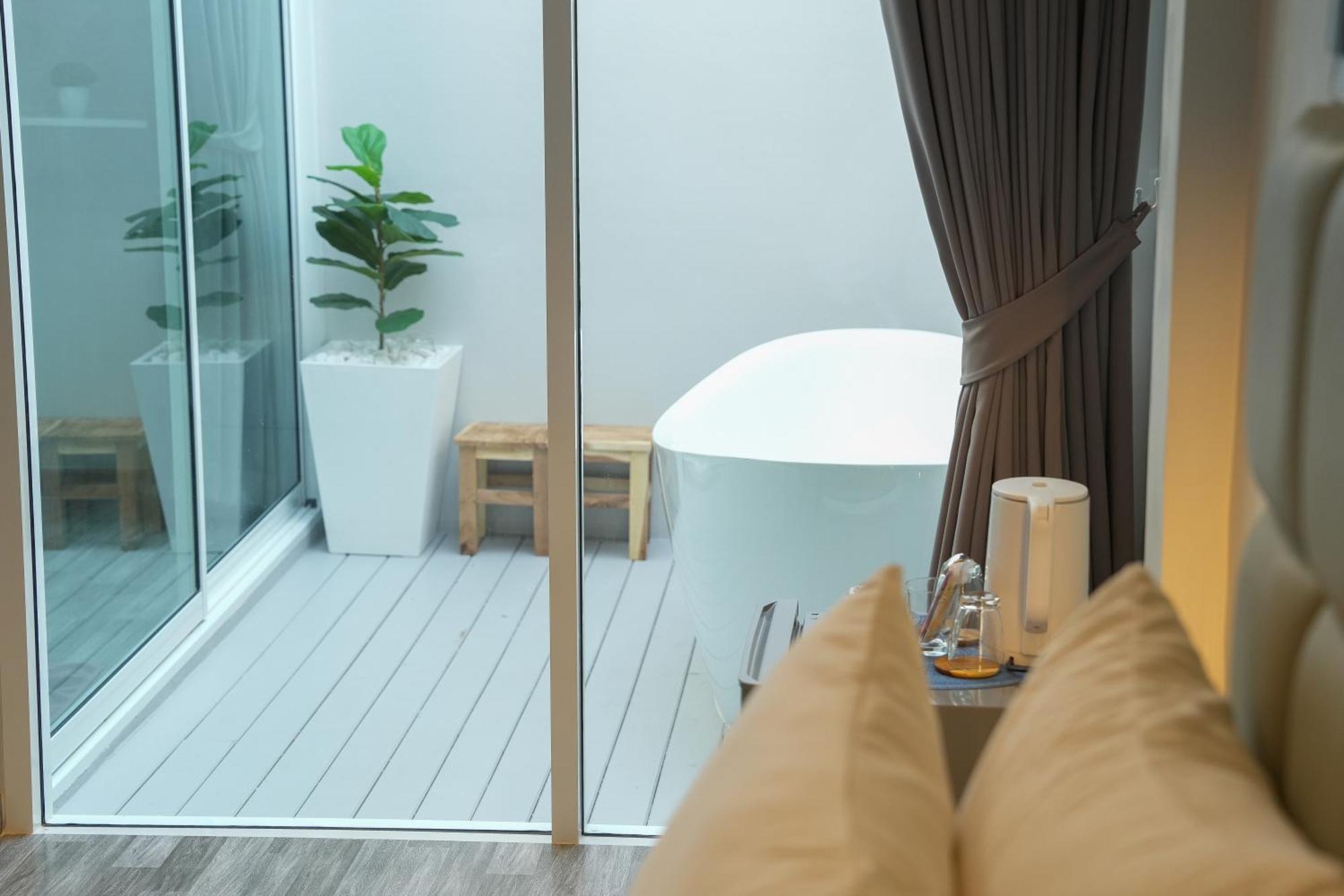 Skyline Resort Ban Khlong Lat Bua Khao Exterior photo