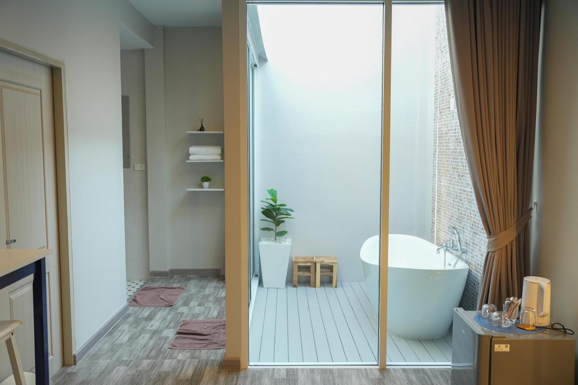 Skyline Resort Ban Khlong Lat Bua Khao Exterior photo