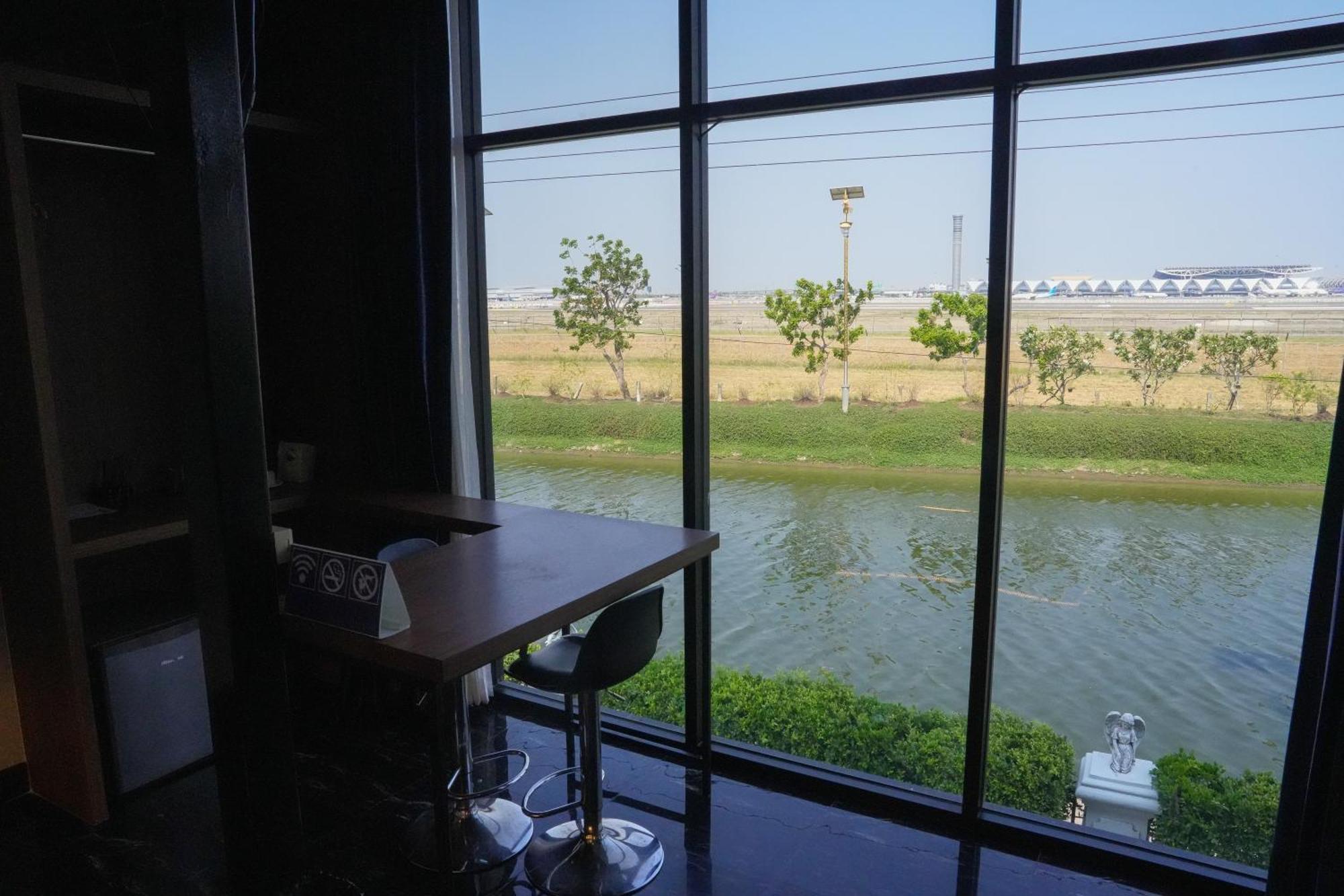 Skyline Resort Ban Khlong Lat Bua Khao Exterior photo