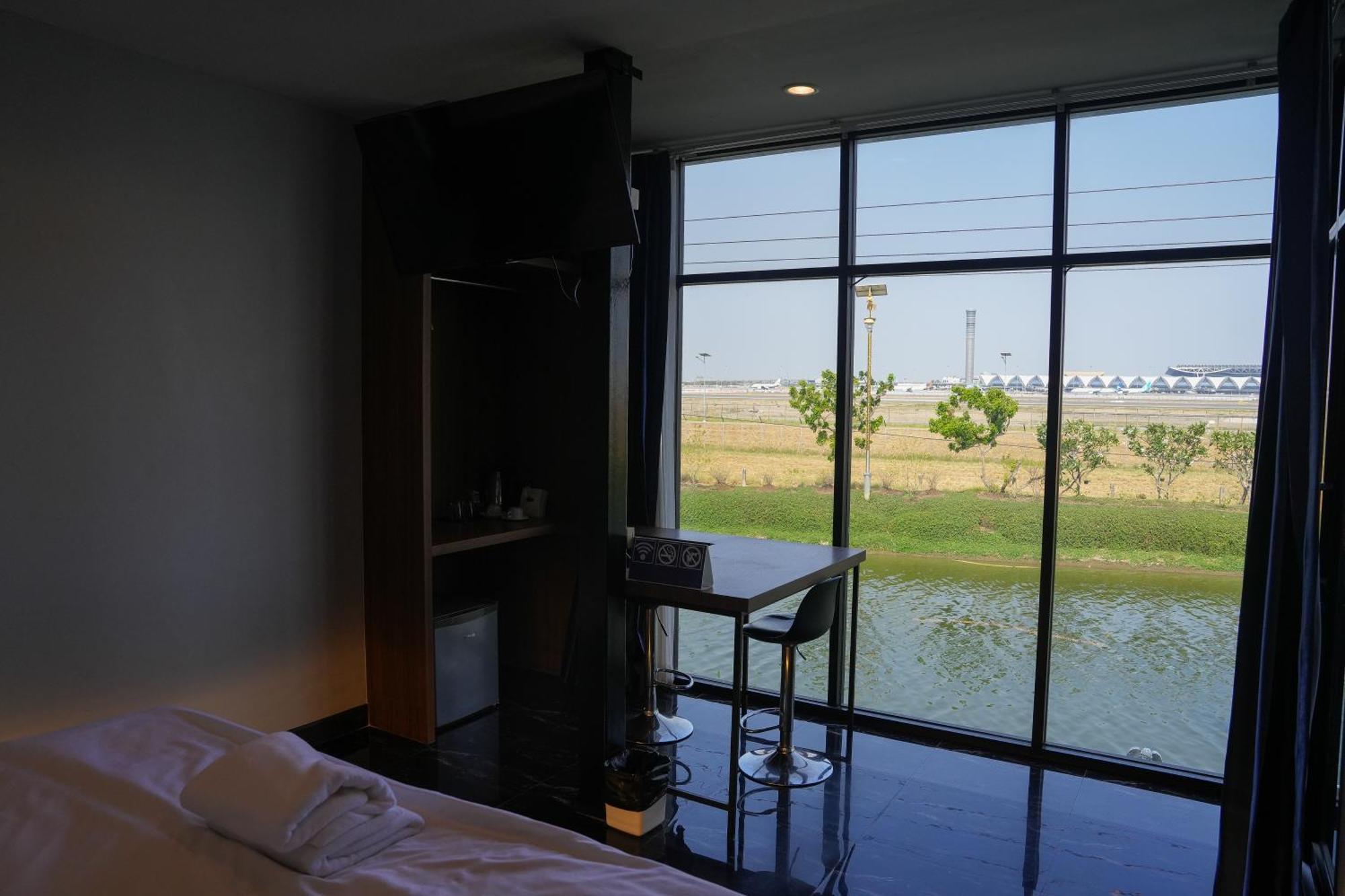 Skyline Resort Ban Khlong Lat Bua Khao Exterior photo