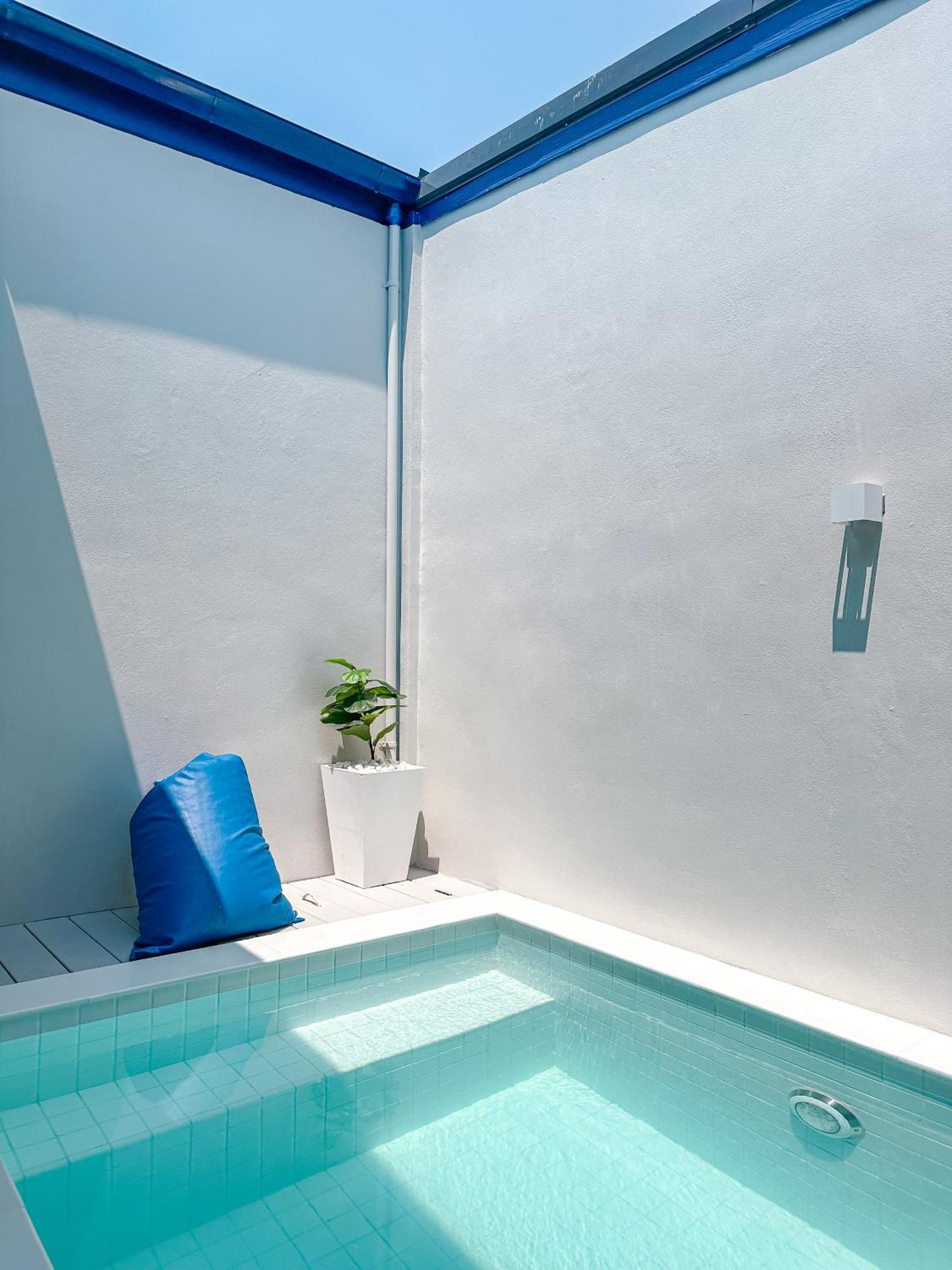 Skyline Resort Ban Khlong Lat Bua Khao Exterior photo