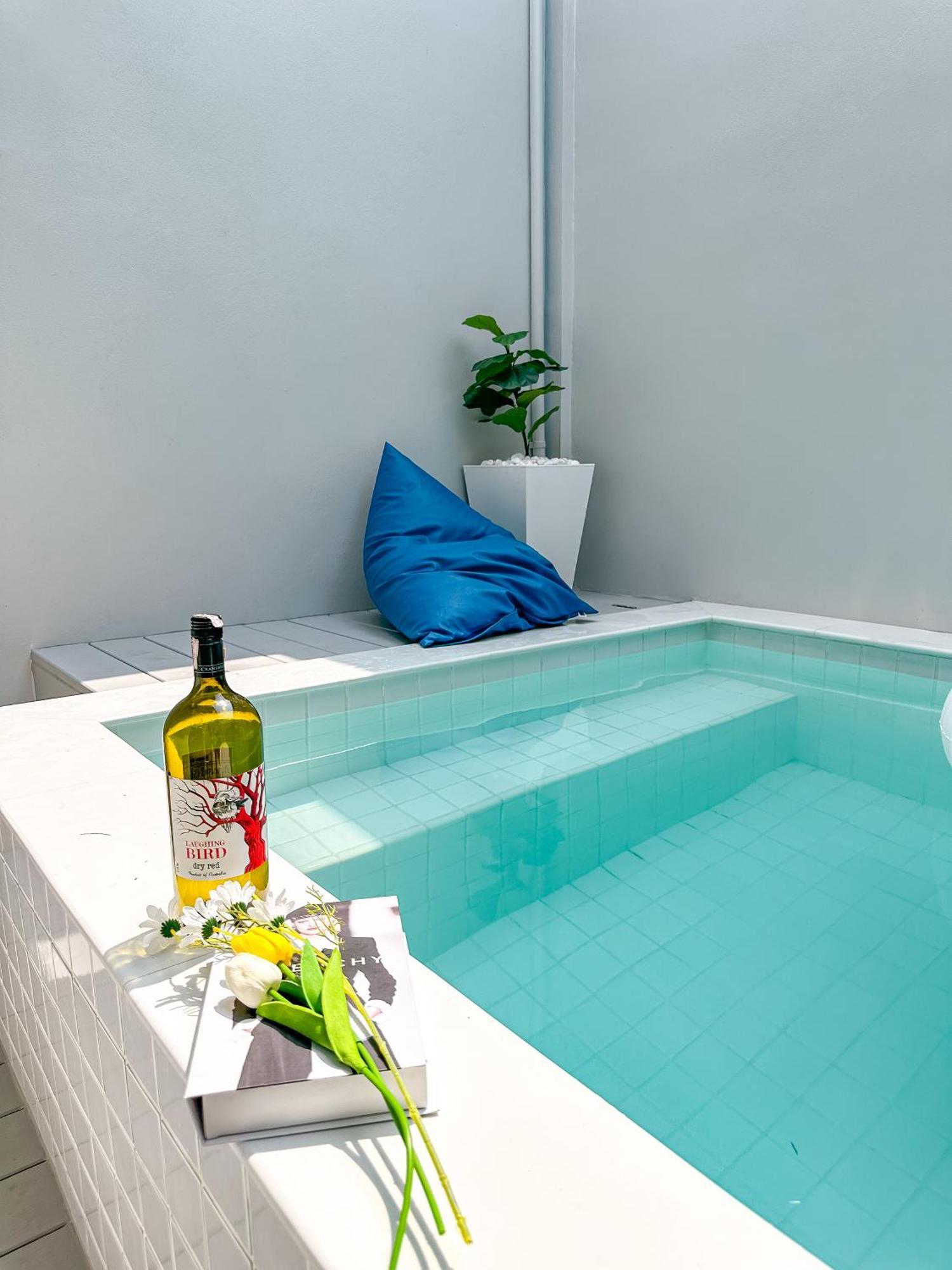 Skyline Resort Ban Khlong Lat Bua Khao Exterior photo